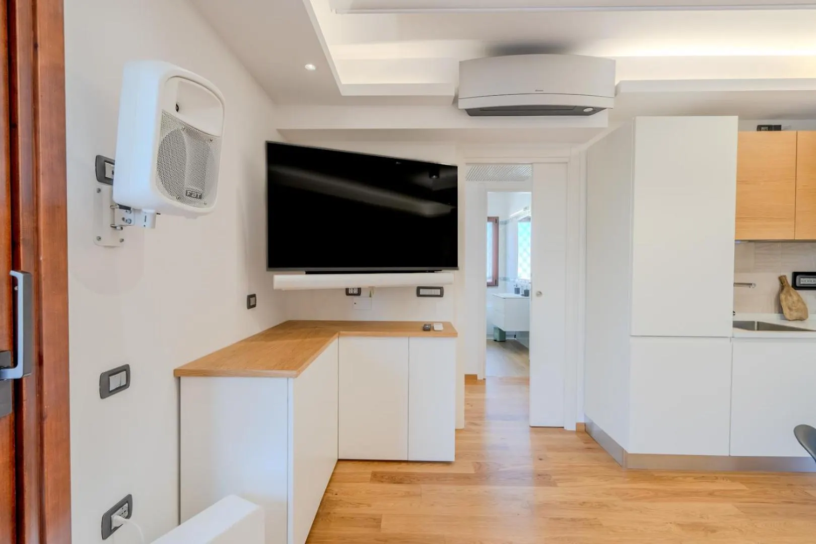 Luxury Apartment In Olbia, Terrazza & Cinema  Olbia