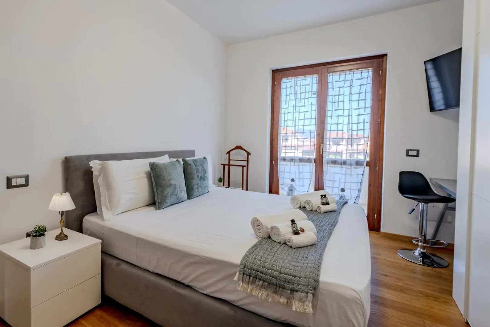 Luxury Apartment In Olbia, Terrazza & Cinema Italy