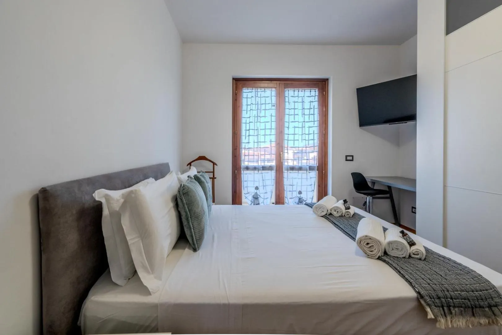 Luxury Apartment In Olbia, Terrazza & Cinema 0*, Olbia Italy