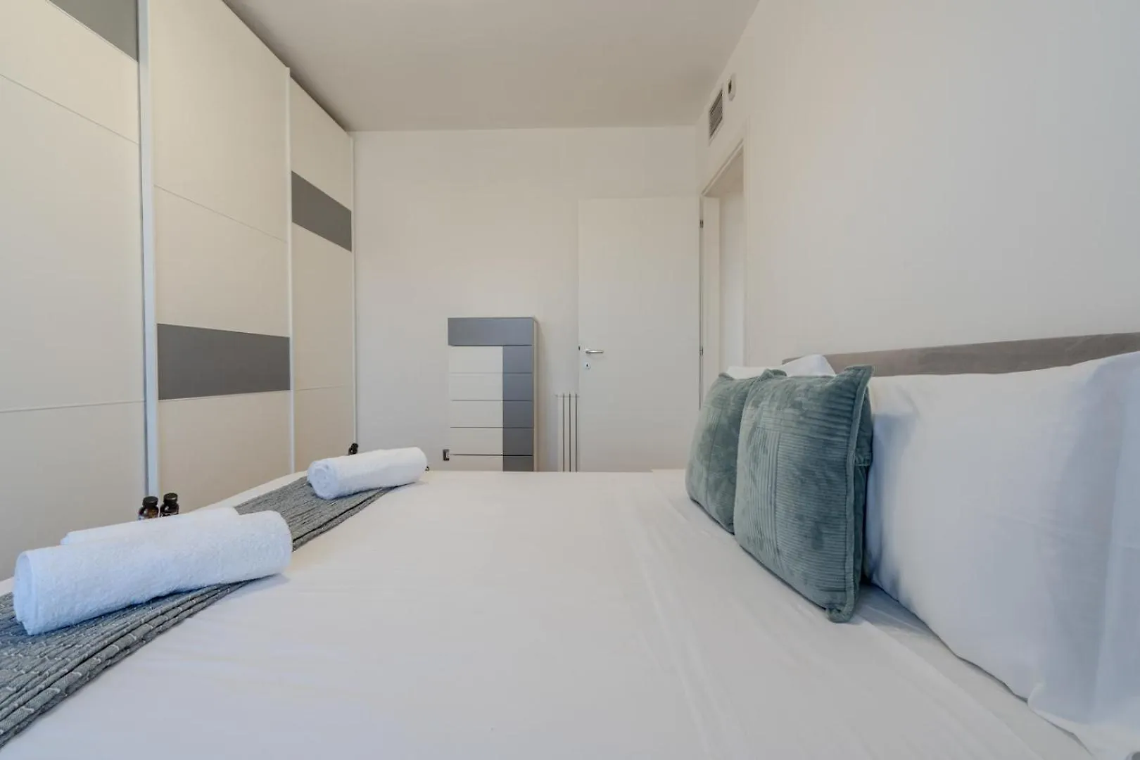 Luxury Apartment In Olbia, Terrazza & Cinema  Olbia